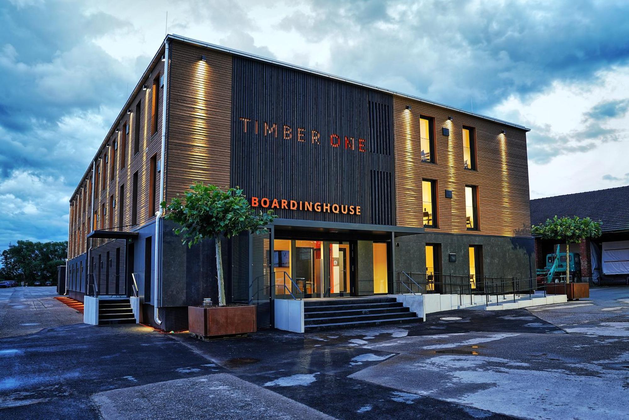 Апарт отель Timber One Boardinghouse Дорфен Экстерьер фото